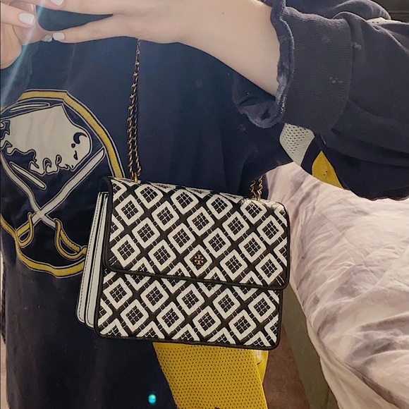 TORY BURCH Robinson Woven Leather Chain Wallet Crossbody Black/Ivory Giftbag - Picture 5 of 5